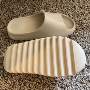 REPLICA YEEZY SLIDES!!